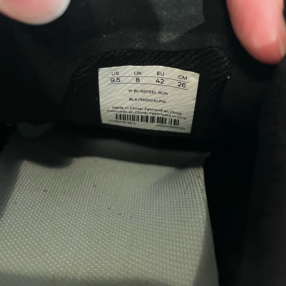 Lululemon Blissfeel Womens Running Shoe | Black / Rose Gold / Alpine White | 9.5